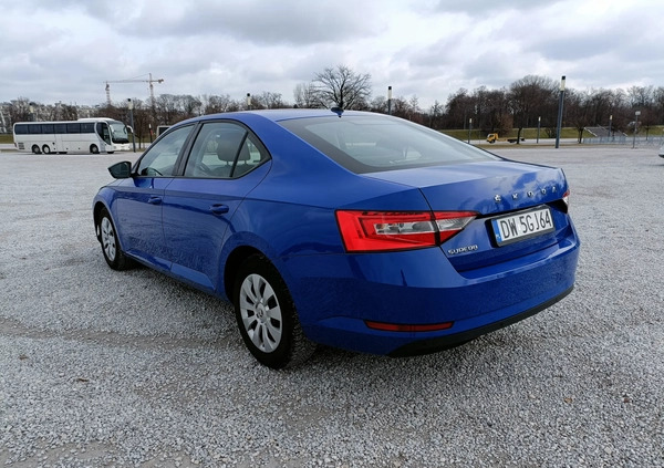 Skoda Superb cena 81200 przebieg: 148000, rok produkcji 2019 z Kraków małe 254